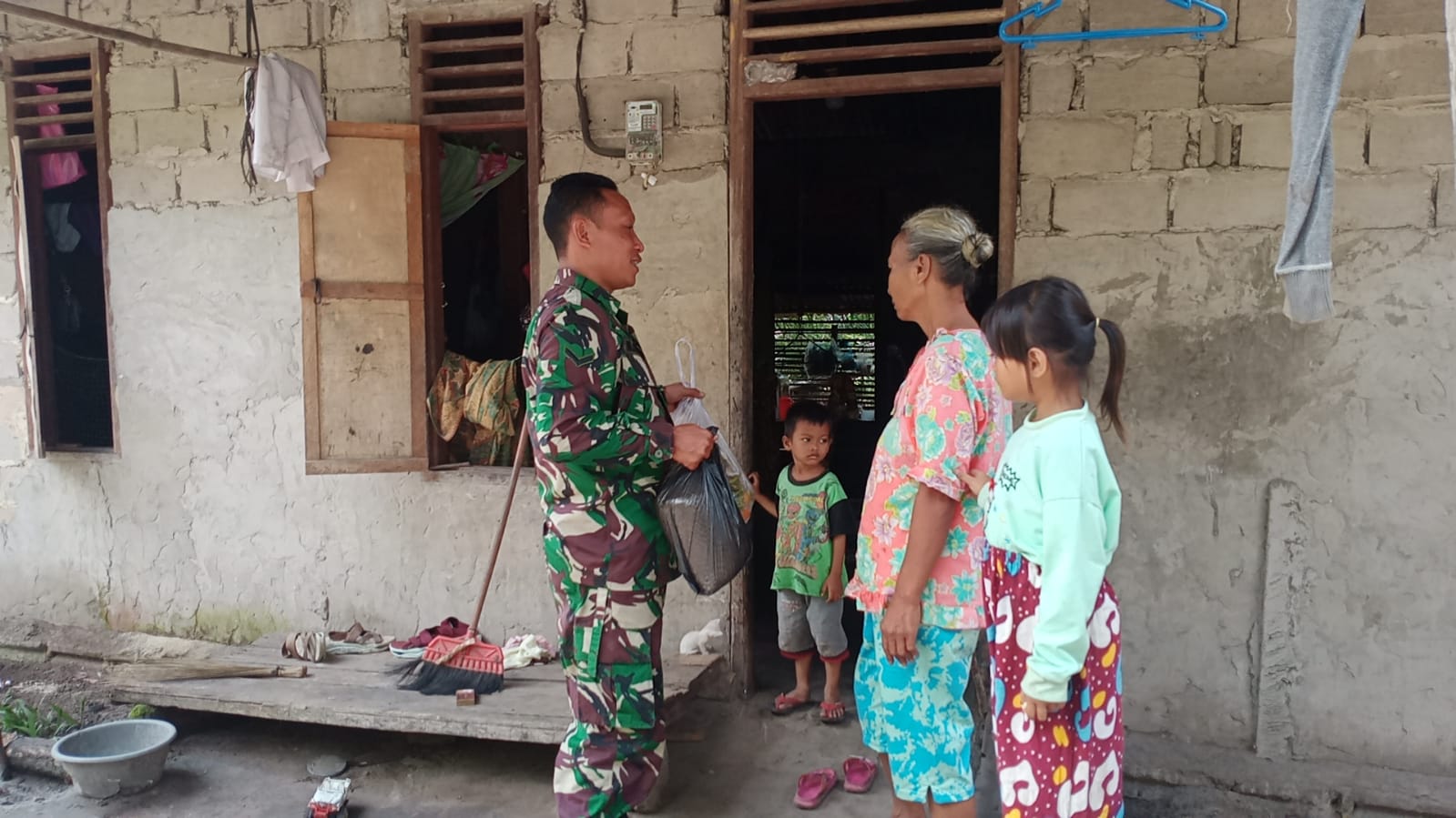 Pelaksanaan Program Babinsa Masuk Dapur Oleh Serka M Andi Darmawan