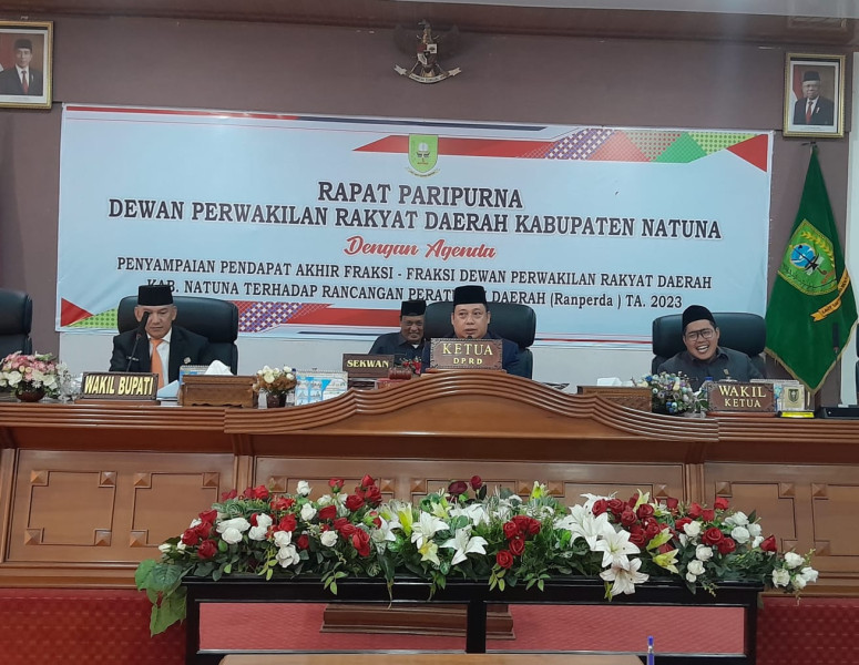 Ketua DPRD Natuna Daeng Amhar Pimpin Rapat Paripurna Untuk Laporan Pansus Setiap Fraksi-fraksi