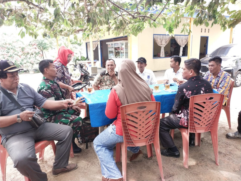 Babinsa Serka Khorianto Sampaikan  Pesan Kedamaian Dalam Halal Bi Halal Kelurahan Tanjung Penyembal