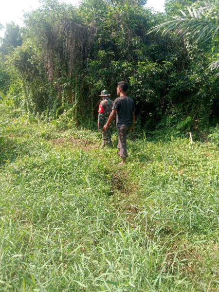 Mencegah Ancaman Karhutla, Serka Suandi Terus Giatkan Patroli dan Sosialisasi