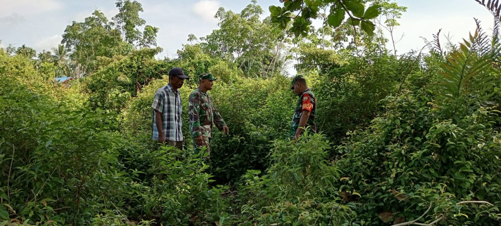 Babinsa Koramil 06 Merbau Laksanakan Komsos Dengan Masyarakat Padang Kamal