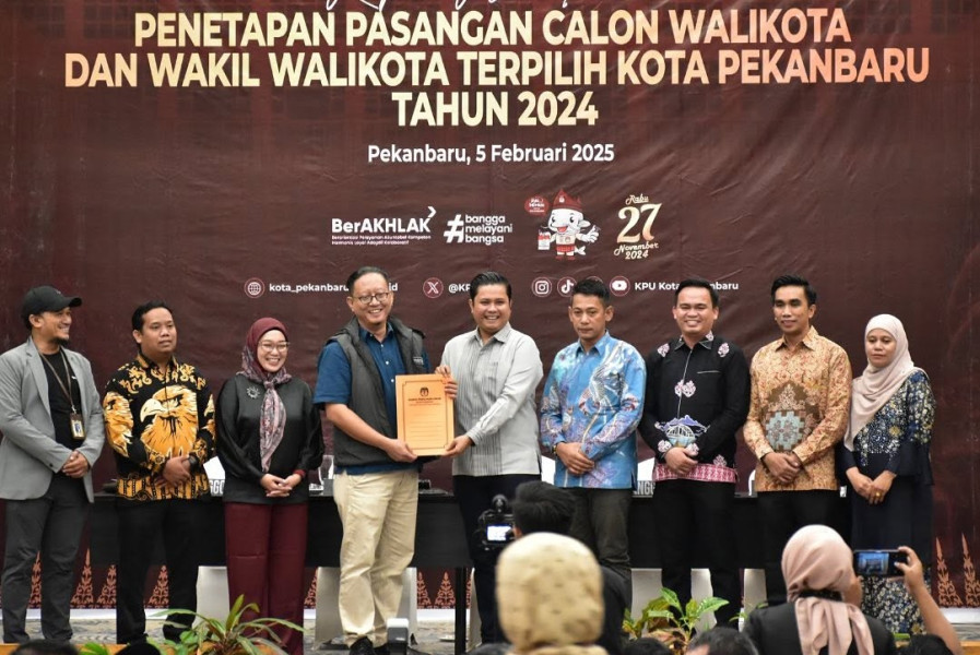 Pimpinan DPRD Pekanbaru Hadiri Rapat Pleno Penetapan Walikota Terpilih 2024