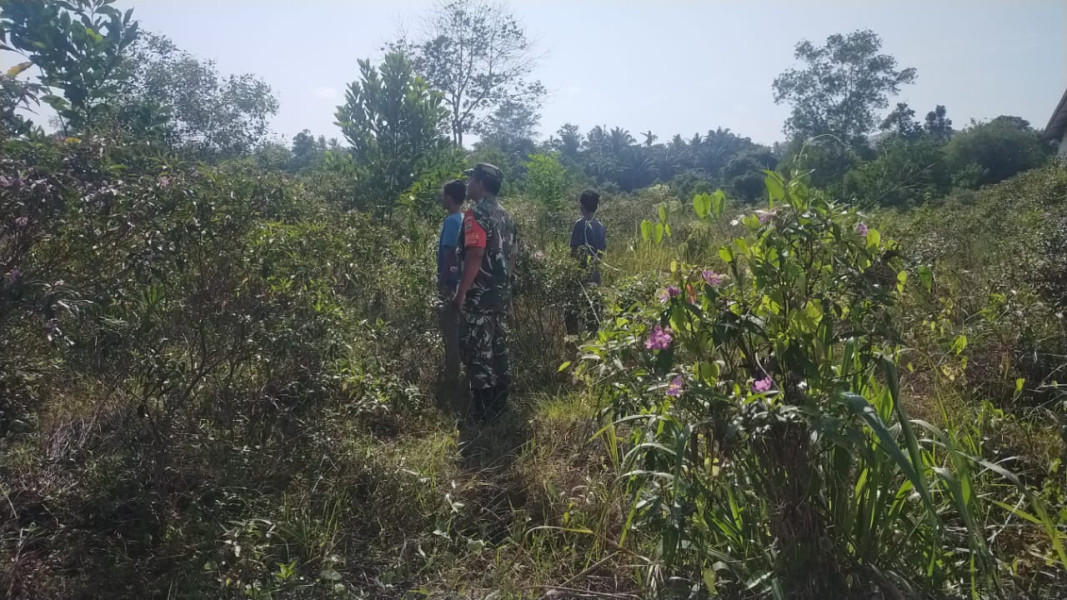 Sertu Jumat Desmanto Berikan Sosialisasi Pencegahan Karhutla Kepada Masyarakat