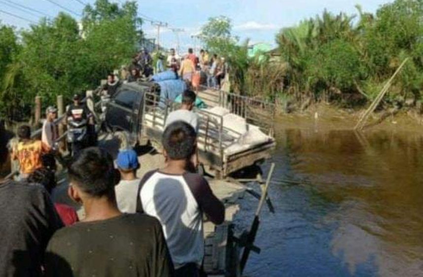 HMI Cab Tembilahan Minta Pemda Segera Perbaiki Jembatan di Sungai Piring