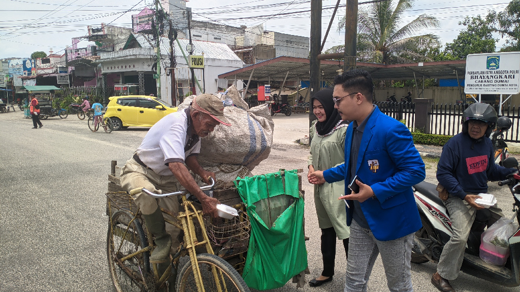 Kegiatan Sosial Hari Jum'at DPK KNPI Dumai Kota