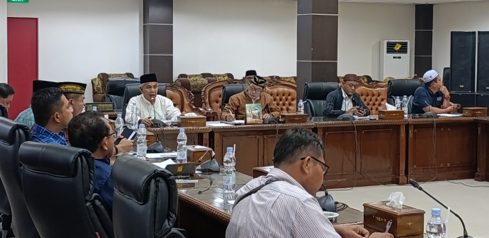 Diadukan ke DPRD Inhil, PT SAL dan PT GIN Siap Carikan Solusi untuk Masyarakat Lahang Hulu