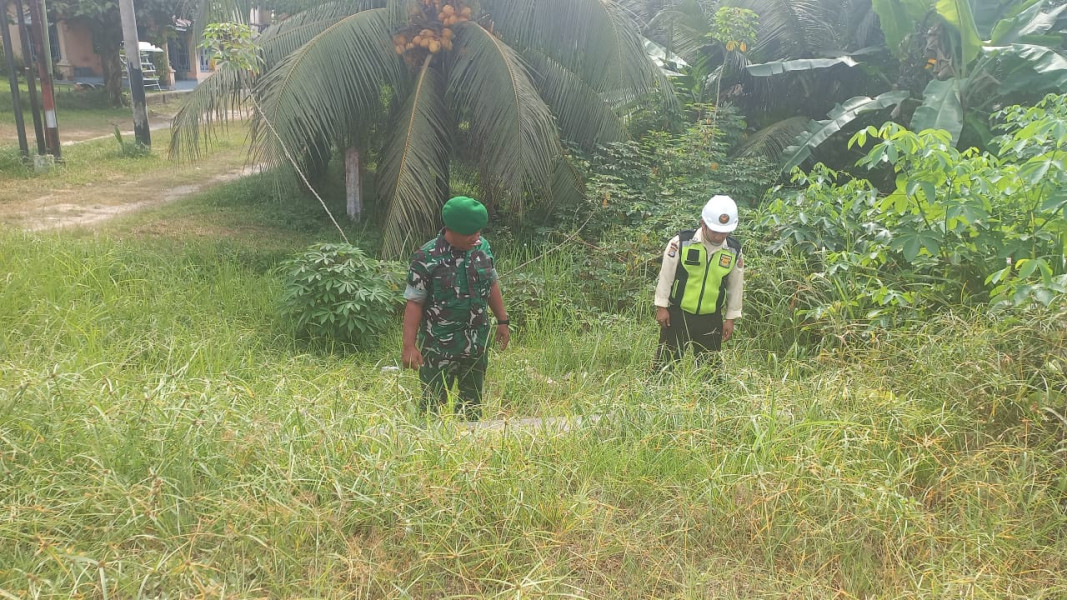 Cegah Pelanggaran, Babinsa Sosialisasikan Aturan di Sepanjang Jalur Pipa Pertamina