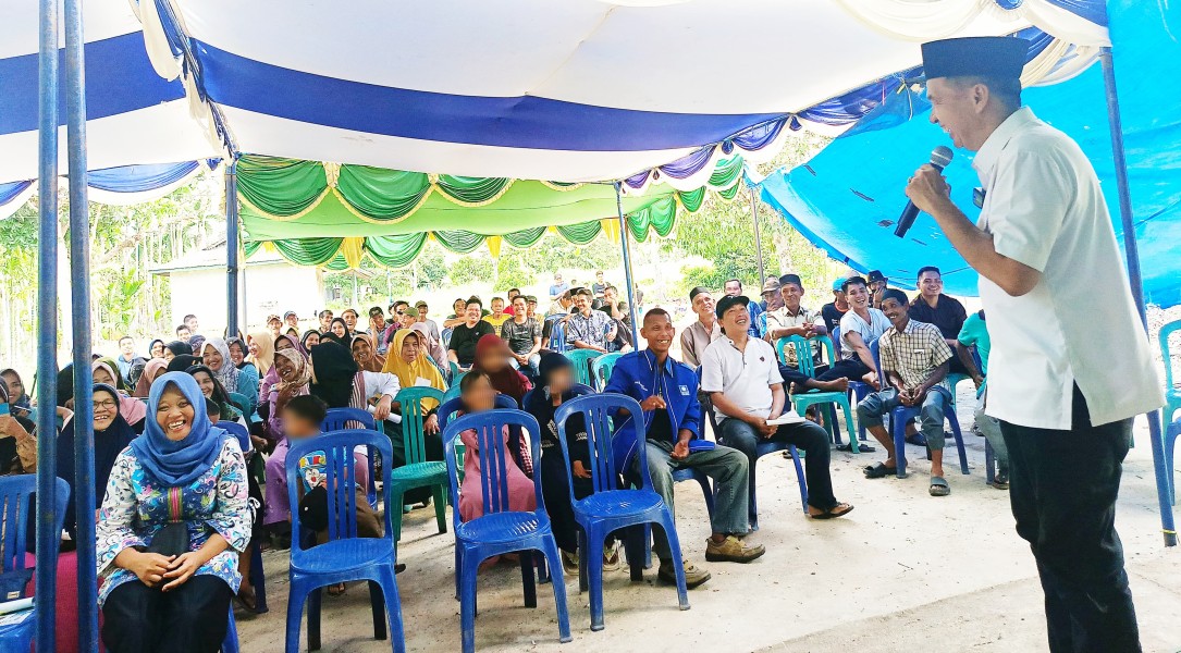 Ferryandi Paparkan Program Trio Tata Air Kebun Kelapa, Warga Sungai Rukam Senyum Bahagia