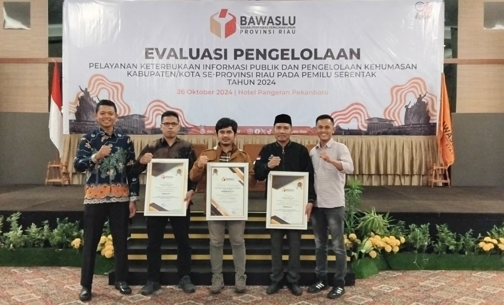 Bawaslu Inhil Terima Penghargaan Terbaik Sepanjang Tahapan Pemilu 2024