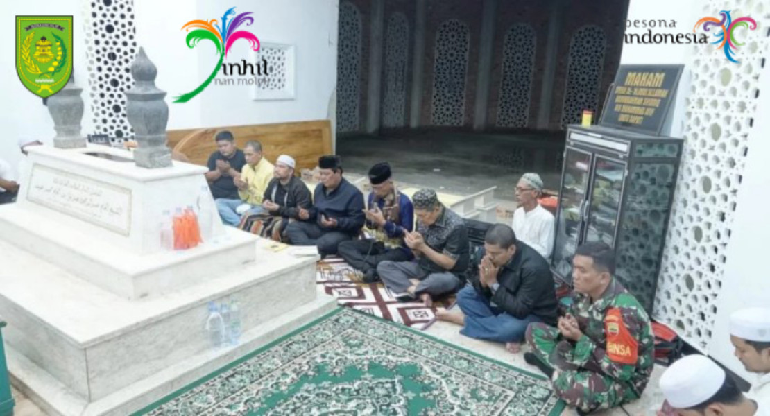 Makam Syekh Abdurrahman Siddiq Diziarahi Gubernur Kalsel