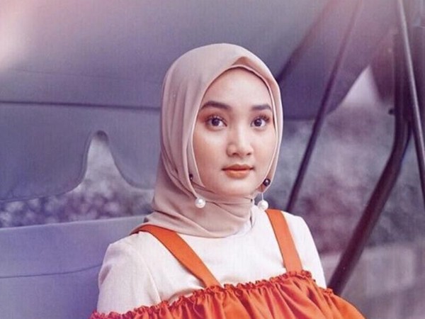 Dalam Pelangi dan Hujan dari Fatin, Ada Nuansa Jepangnya