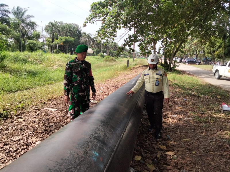 Sertu Sugianto Himbau Warga Tidak Berjualan di Sepanjang Jalur Pipa