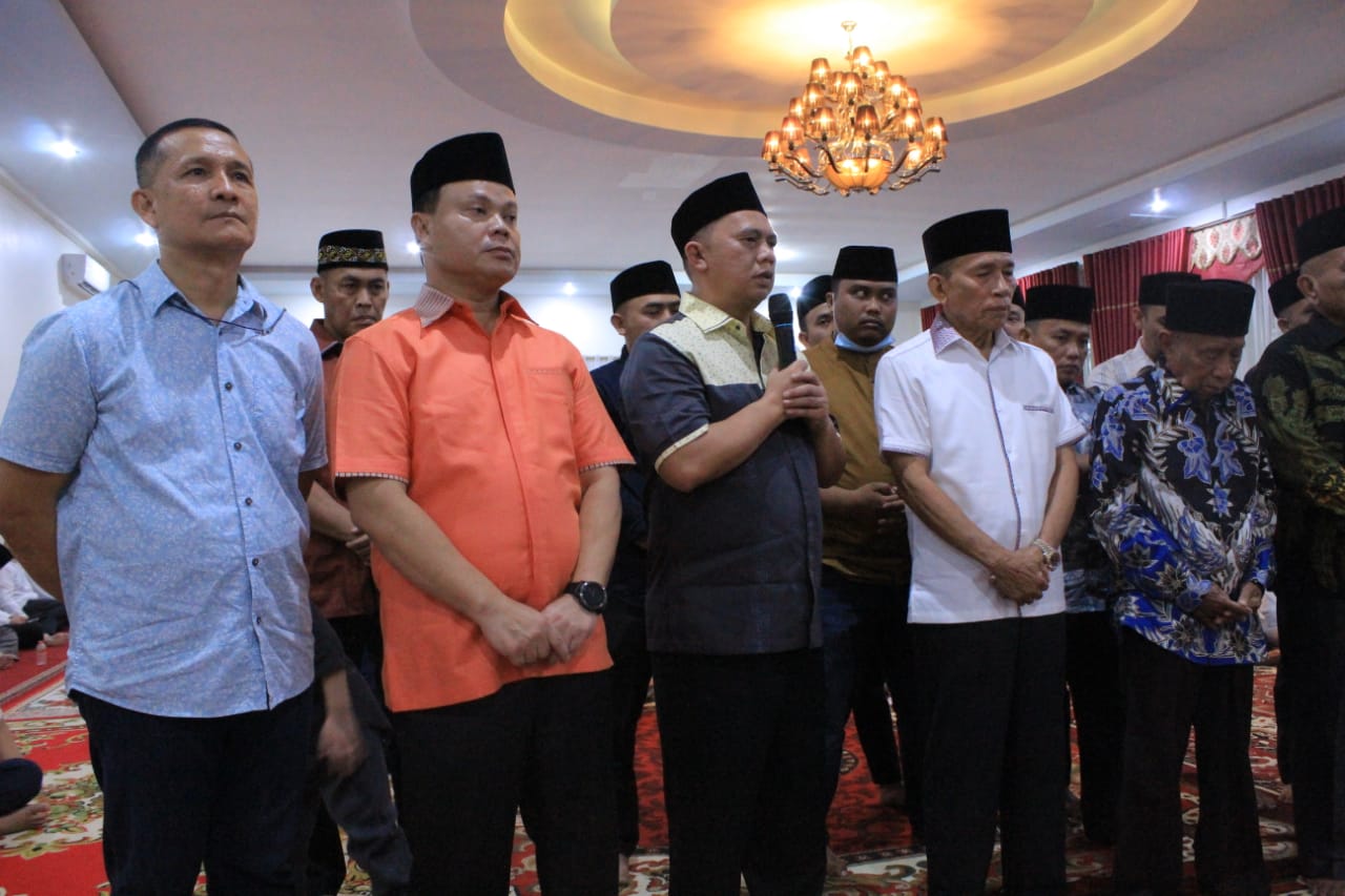 Bupati Labuhanbatu Bersama Keluarga Adakan Syukuran dan Upah-Upah