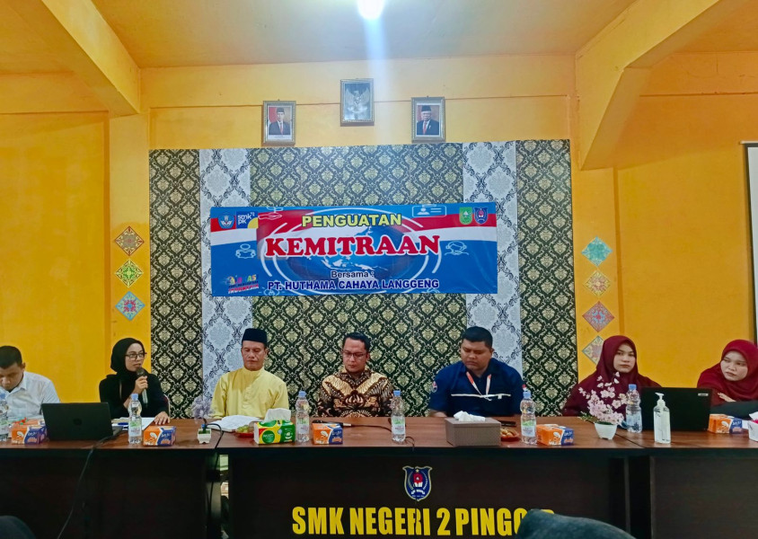 PLN Icon Plus Sumbagteng Support Program DUDI SMKN 2 Pinggir Bengkalis