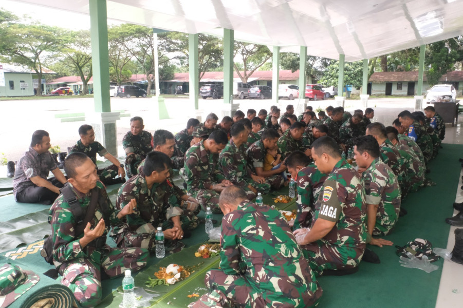 Pelihara Kebersamaan, Pupuk Kesatuan, Dandim 0320/Dumai Duduk Bersama Dengan Keluarga Besar Personil