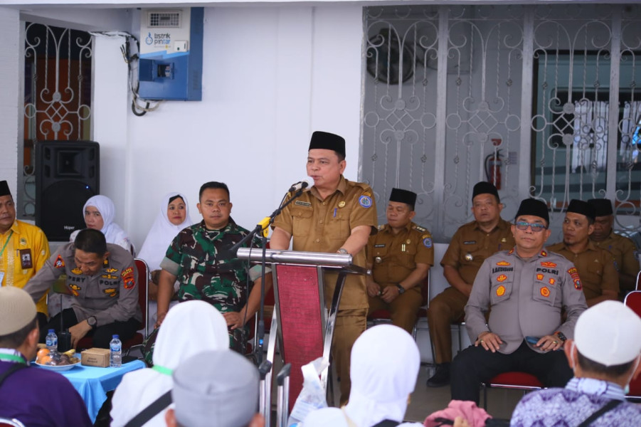 318 Jama'ah Haji Labuhanbatu Tiba Di Stasiun Kereta Api Rantauprapat