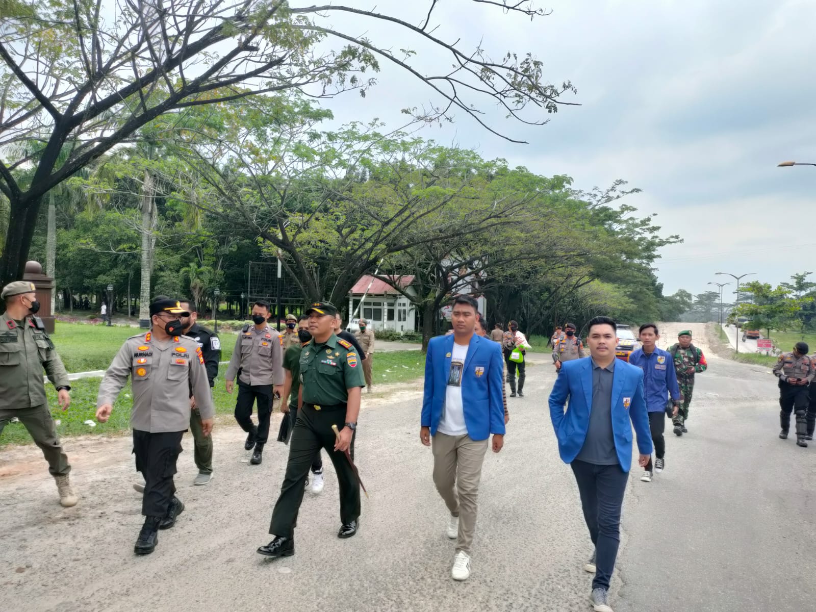 Bersama Forkopimda, DPK KNPI Dumai Kota Bagikan Sembako