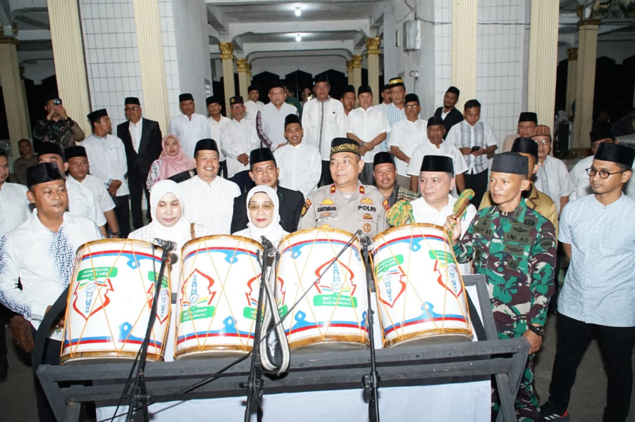 Plt Bupati  Bersama Forkopimda Labuhanbatu Lepas Pawai Takbiran Keliling Idul Adha 1445 H