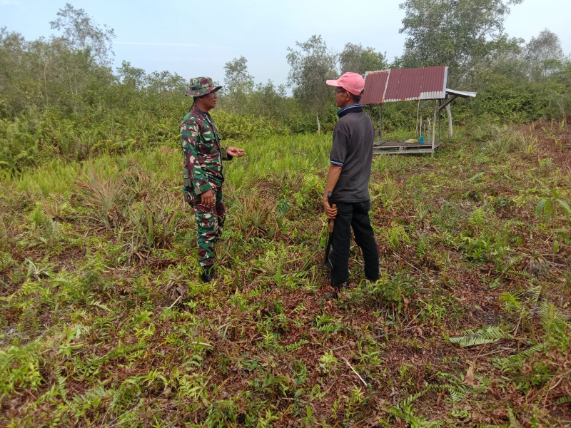 Patroli Cegah Karhutla Oleh Serda Priyo Sudarmo