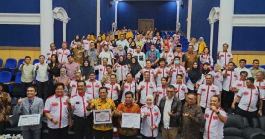 Bupati Natuna Wan Siswandi Menghadiri Seminar Nasional Di Kampus UNIBA Di Rumengan, Batam