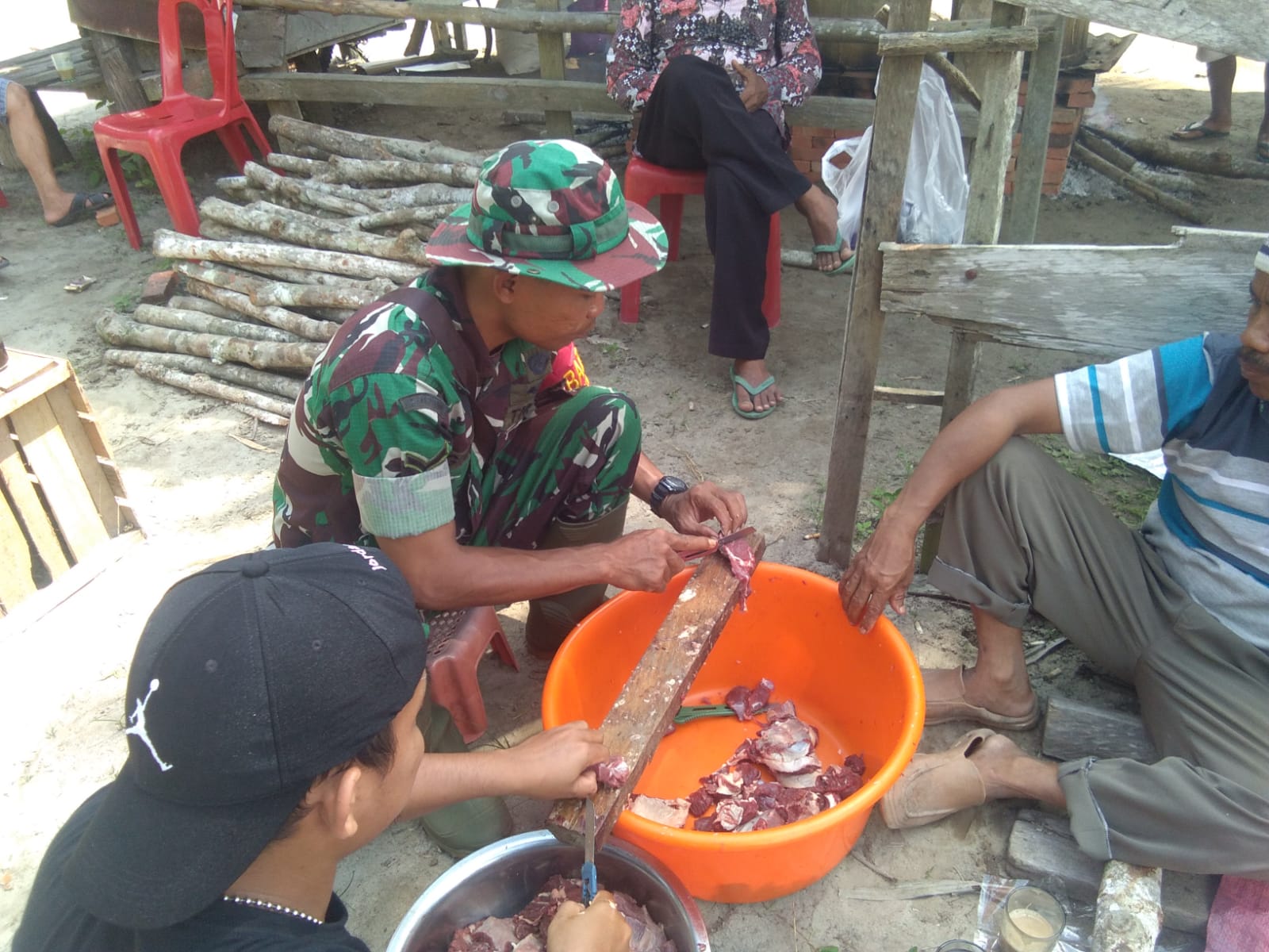 TNI Manunggal Bersama Rakyat Bukan Isapan Jempol