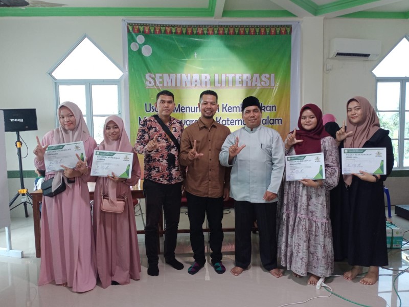 Remaja Masjid Besar Al-Falah Sungai Guntung Bersinergi dengan TBM Hamfara Library Gelar Seminar Literasi Inhil