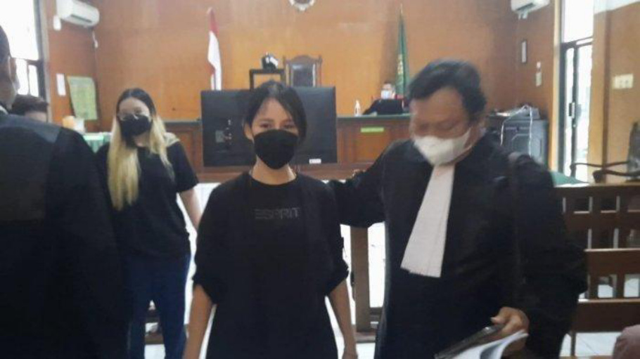 Istri Dua Anak ini Dituntut 1 Tahun Penjara Akibat Marahi Suami yang Pulang dalam Kondisi Mabuk