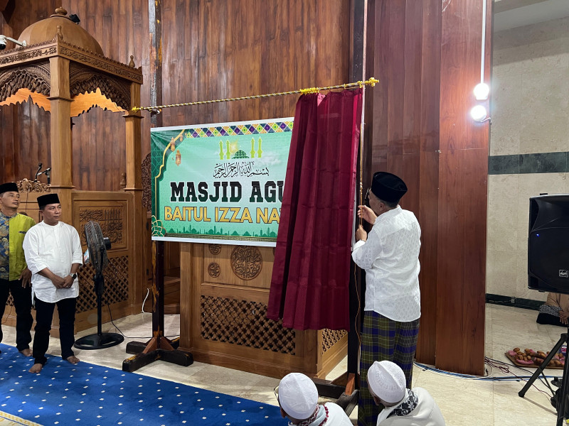 Bupati dan Wakil Bupati Hadiri Peresmian Nama Masjid Agung  dan Pembagian Beras dari Seluruh ASN Kabupaten Natuna