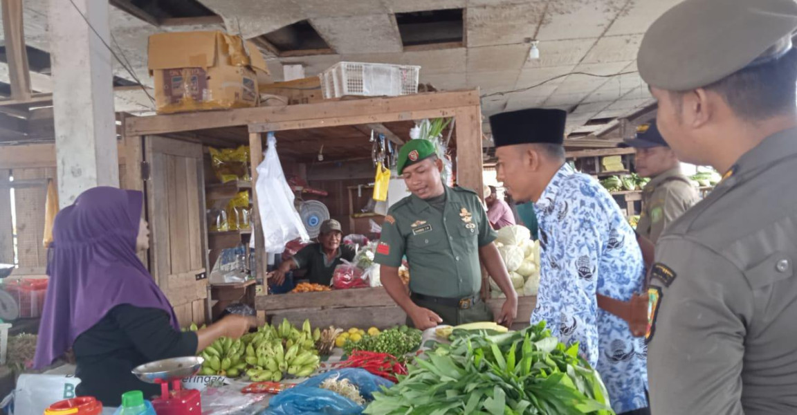 Praka Rahmad Ajak Pedagang Pasar Suka Ramai Jaga Kebersihan Dalam Komsosnya