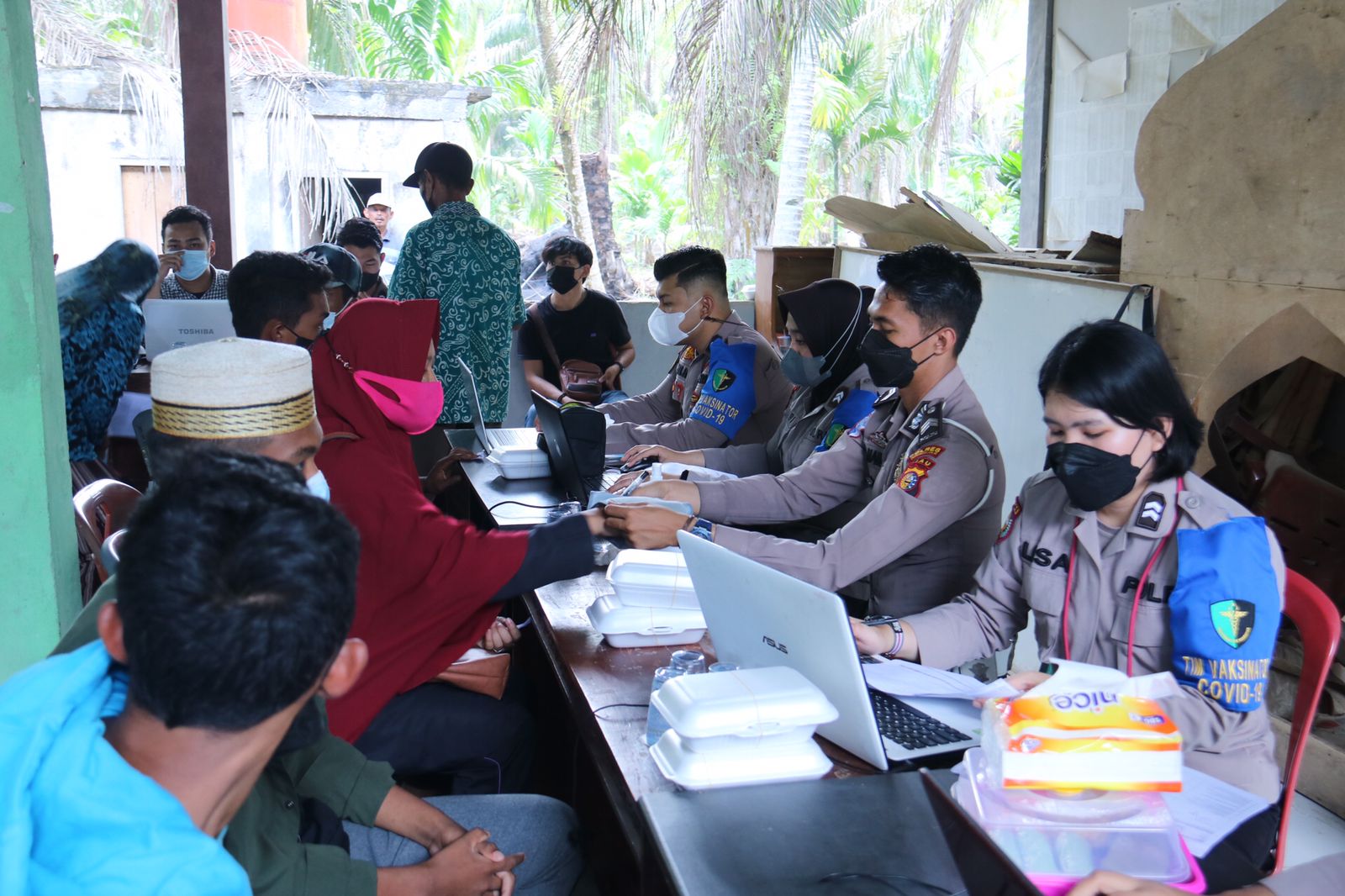 Polres Inhil Gandeng GP Ansor Gelar Vaksinasi Massal di Balai Desa Nusantara Jaya Keritang
