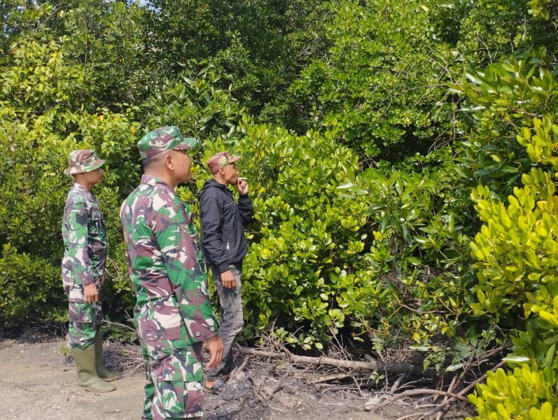 Babinsa Koramil 06/Merbau Laksanakan Patroli untuk Cegah Kebakaran Hutan dan Lahan