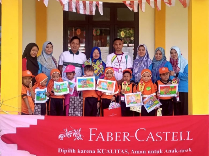 Faber Castell Ikut Serta Meriahkan HUT RI ke-77 di Tembilahan