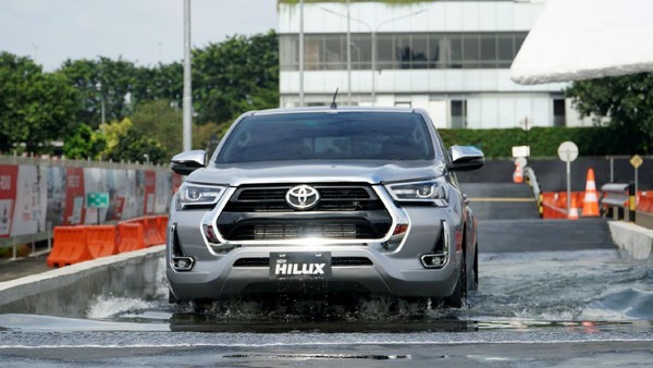 Toyota Hilux Ditargetkan Baru Laku 600 Unit Per Bulan