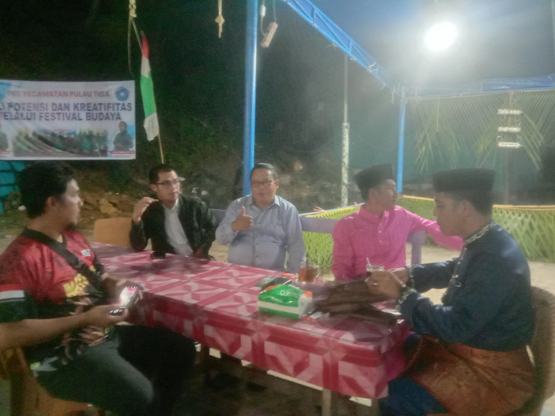 Ketua DPRD Kabupaten Natuna  Bersama Anggota DPRD Natuna Dapil III Wan Ricci Saputra Hadiri Malam Festival Budaya Di Desa Sabang Mawang Balai