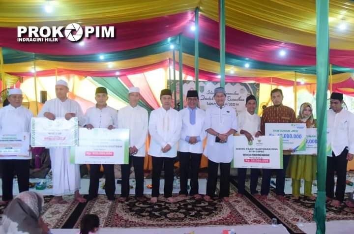 Bupati didampingi Wabup Sambut Kedatangan Gubernur Riau Dalam Rangka Safari Ramadhan 1444 H Ke Kabupaten Indragiri Hilir
