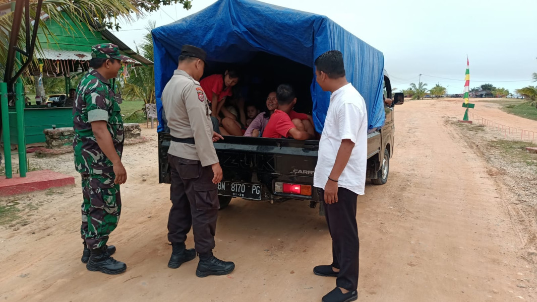 Babinsa Koramil PWK 04 Ikuti Giat Apel Bersama dan Patroli Keamanan