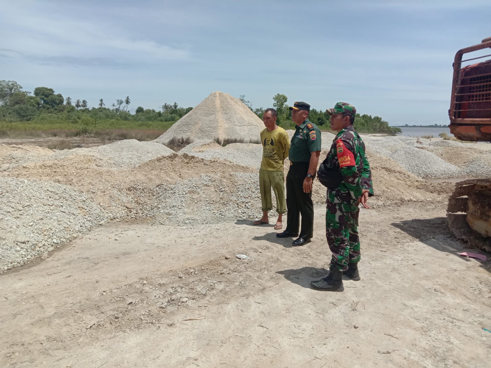 Dandim 0320/Dumai Tinjau Kegiatan Karya Bakti di Kecamatan Sungai Sembilan