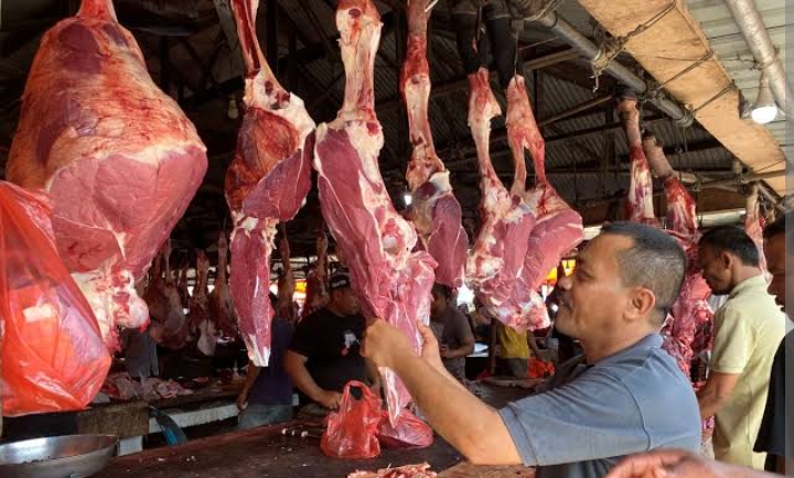 Sepekan Lagi Idul Fitri, Harga Daging Sapi di Tembilahan Sudah Naik