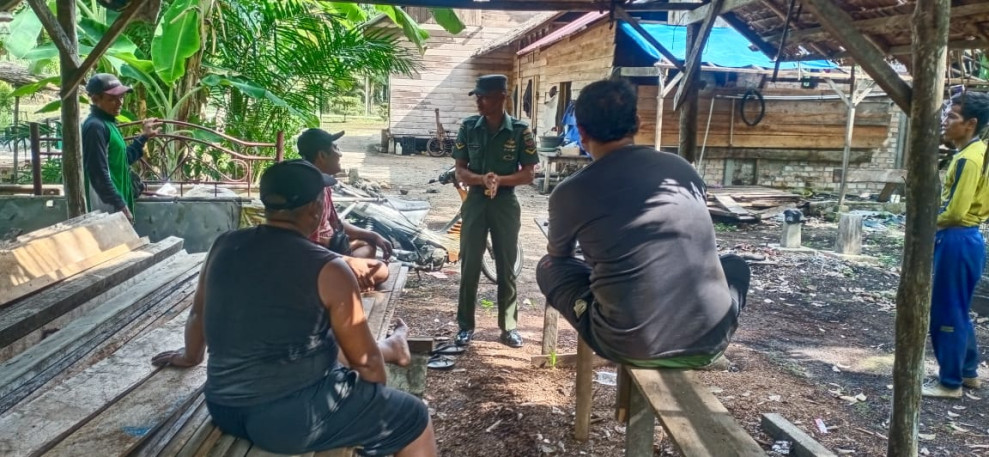 Babinsa Koramil 06/Merbau Ajak Warga Teluk Belitung Amalkan Nilai Pancasila