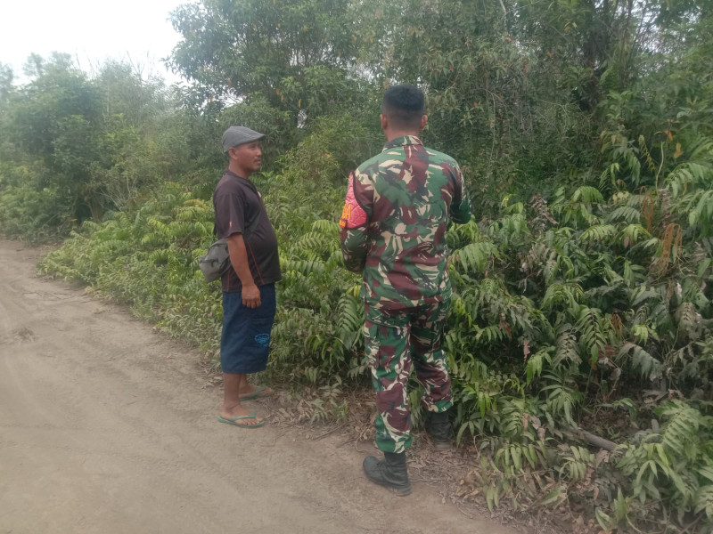 Babinsa Koramil 01/Dumai Gencarkan Patroli Karhutla di Kelurahan Bagan Keladi