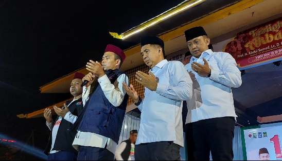 UAS Doakan Bermarwah Gubernur dan Fermadani Bupati Inhil