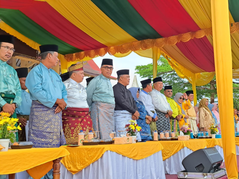 Bupati Natuna Wan Siswandi Hadiri Acara Pawai Ta'aruf STQH  Ke X Provinsi Kepulauan Riau Di Karimun