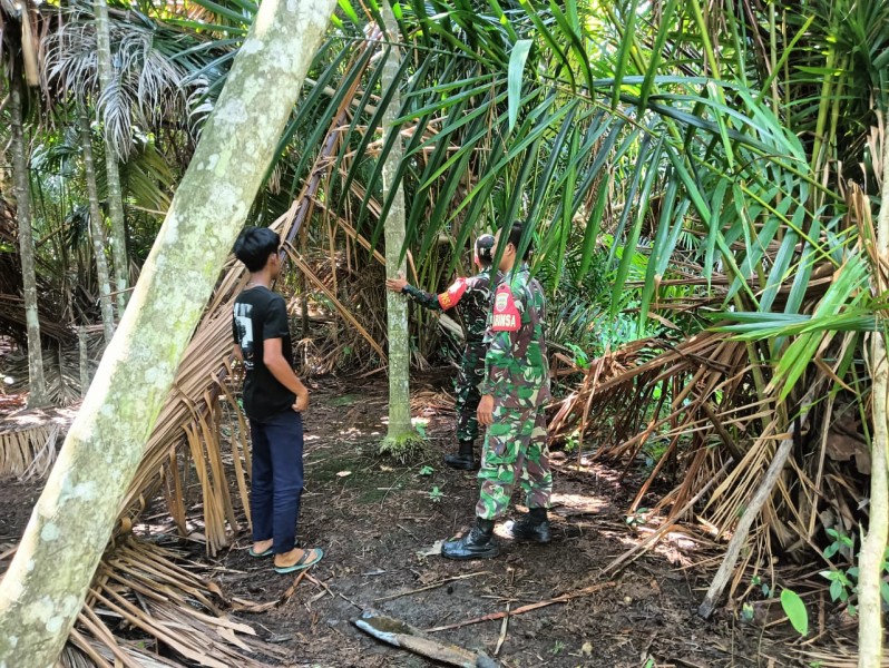 Babinsa Koramil 06/Merbau Edukasi Warga Desa Selat Akar Cegah Karhutla