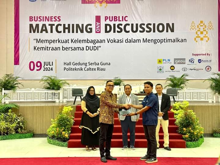 PLN Icon Plus Sumbagteng Meriahkan Business Matching dan Diskusi Publik di Politeknik Caltex Riau