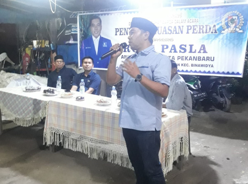 Penyebarluasan Perda oleh Anggota DPRD Kota Pekanbaru Roni Pasla Kepada Masyarakat Dapil V