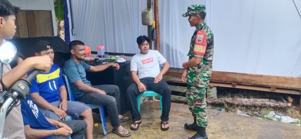Babinsa Serda C.J. Silalahi Tegaskan Pentingnya Nilai Pancasila Lewat Komsos di Kampung Pancasila