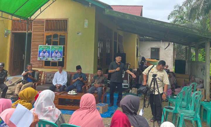 Seriusnya Ibu-ibu Dusun Bahagia Dengar Curhatan Ferryandi