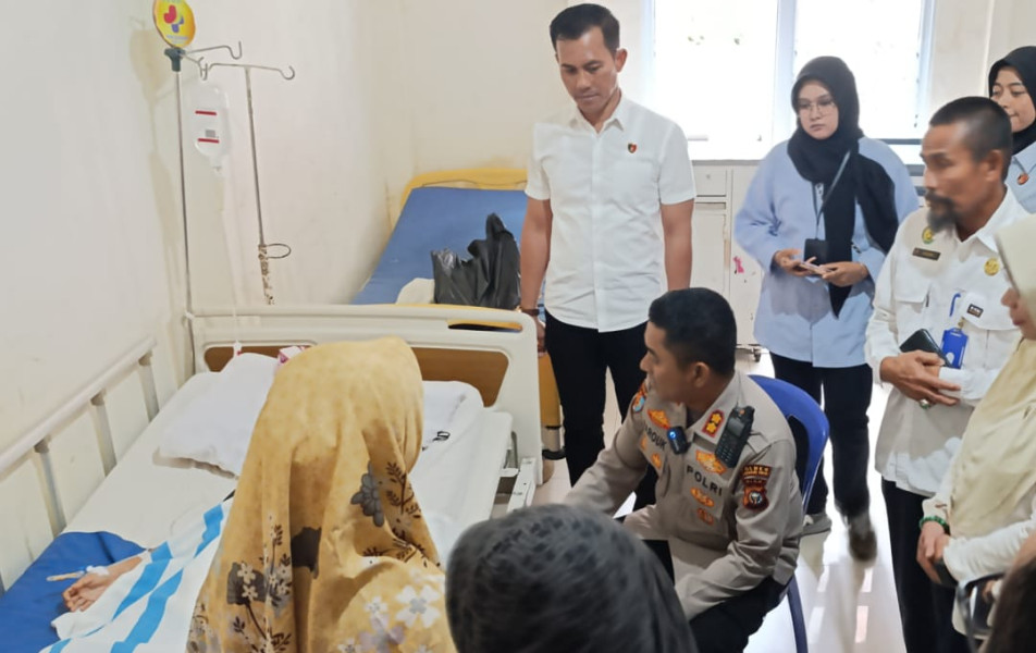 Kapolres Inhil Jenguk Korban Pelecehan Seks di RSUD Puri Husada Tembilahan