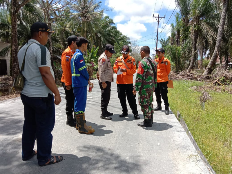 Sertu Jainal dan Tim Laksanakan Patroli dan Sosialisasi Cegah Karhutla