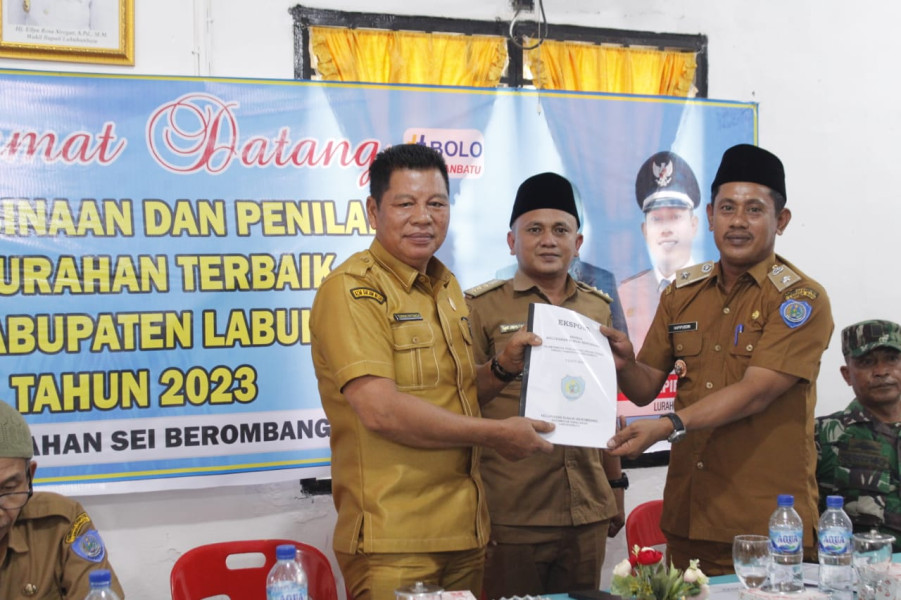 Tim Pembinaan dan Penilaian Kelurahan Terbaik Melakukan Survei di Kecamatan Panai Hilir